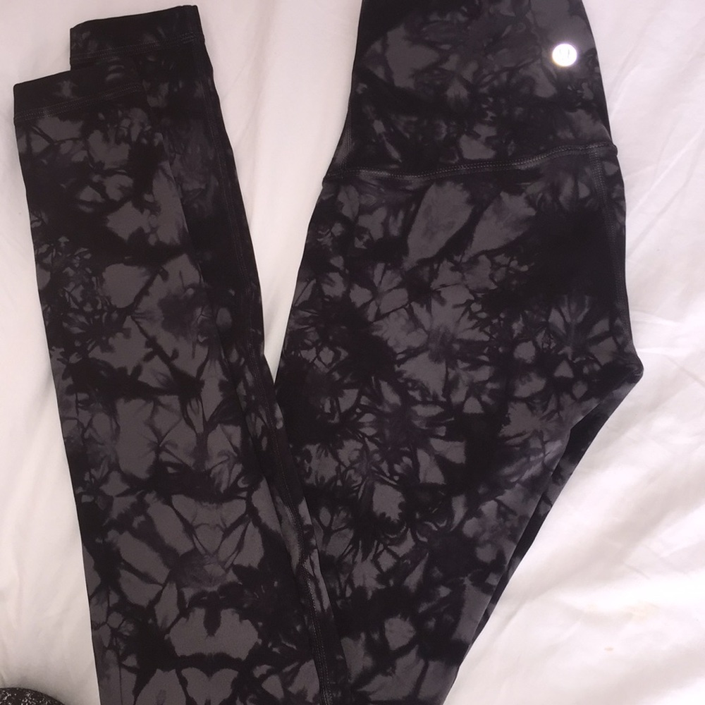 Lululemon Shibori high rise Wunder Under pants